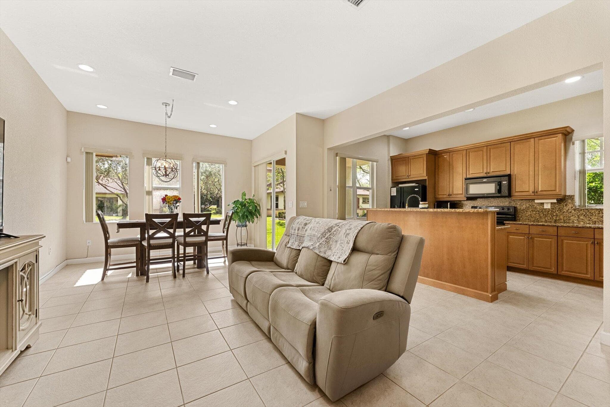 6013 NW 118th Drive, Coral Springs, FL 33076 — photo 8 of 42