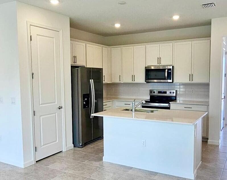 4256 Efendi Drive Latitude 52-30, Lantana, FL 33462 — photo 9 of 26