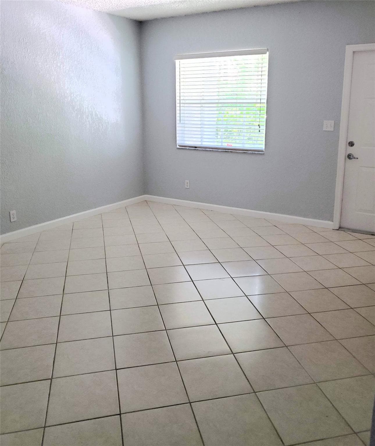 2660 NE 8th Avenue 302, Wilton Manors, FL 33334 — photo 5 of 19