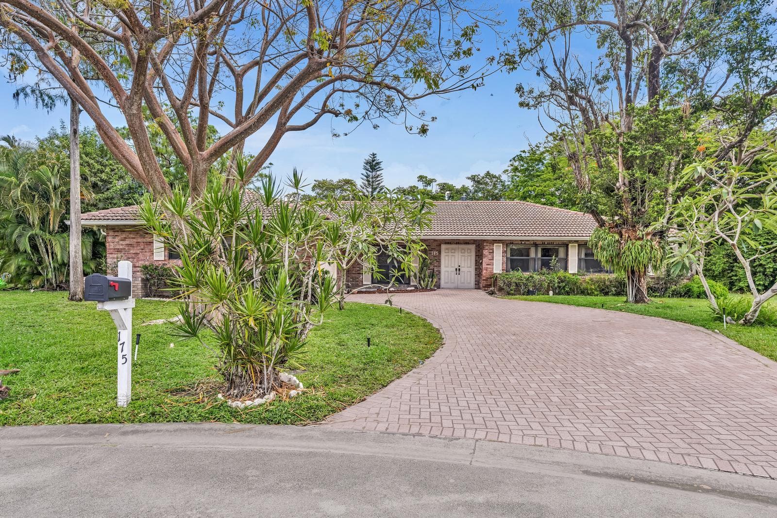 175 NW 84th Way, Coral Springs, FL 33071 — photo 1 of 59