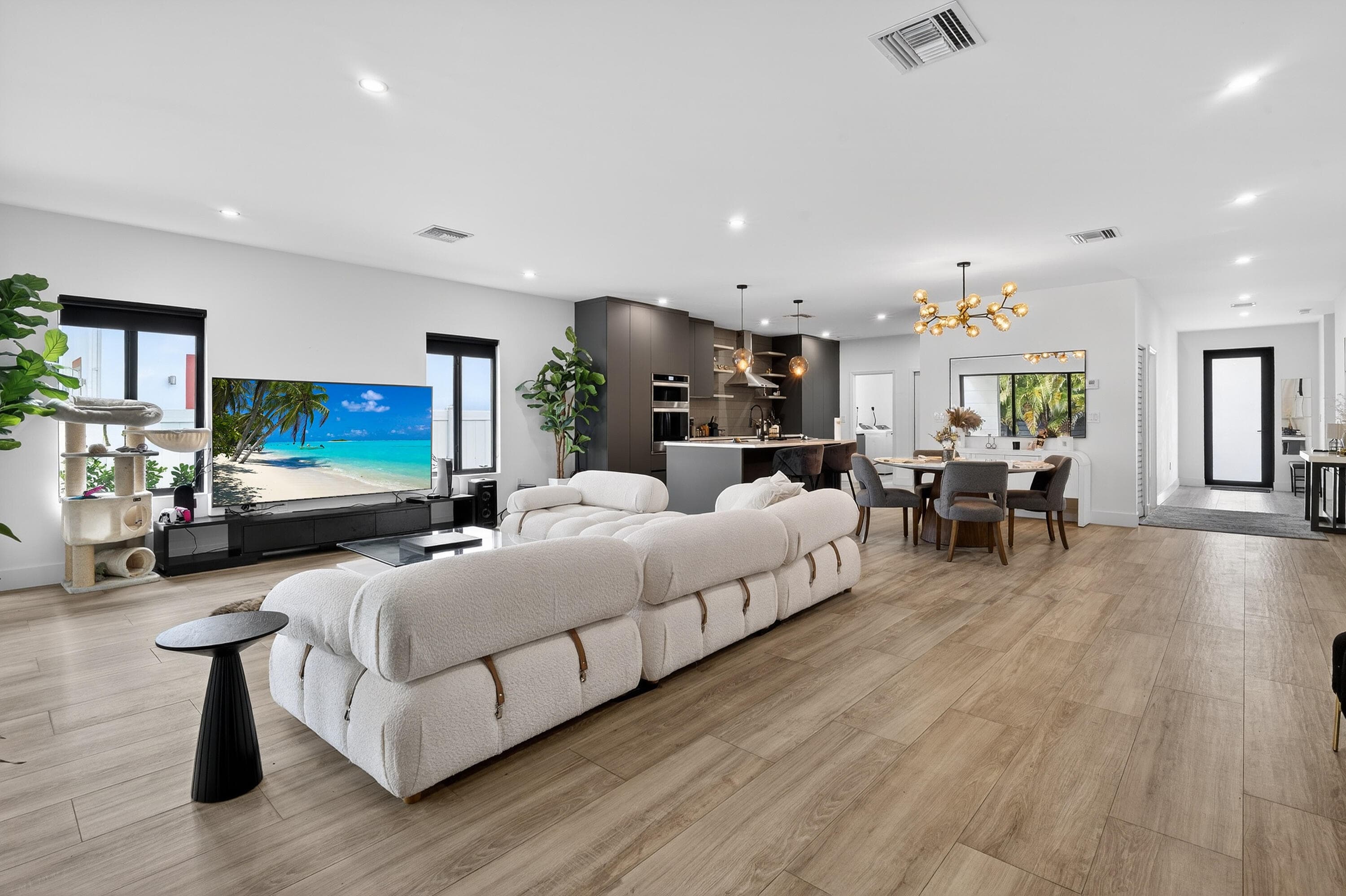 913 NE 15th Street, Fort Lauderdale, FL 33304 — photo 9 of 45