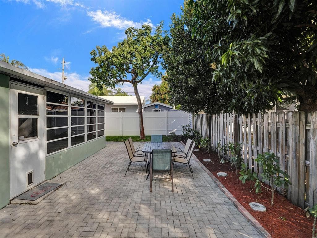 708 NE 24th Avenue, Pompano Beach, FL 33062 — photo 28 of 48