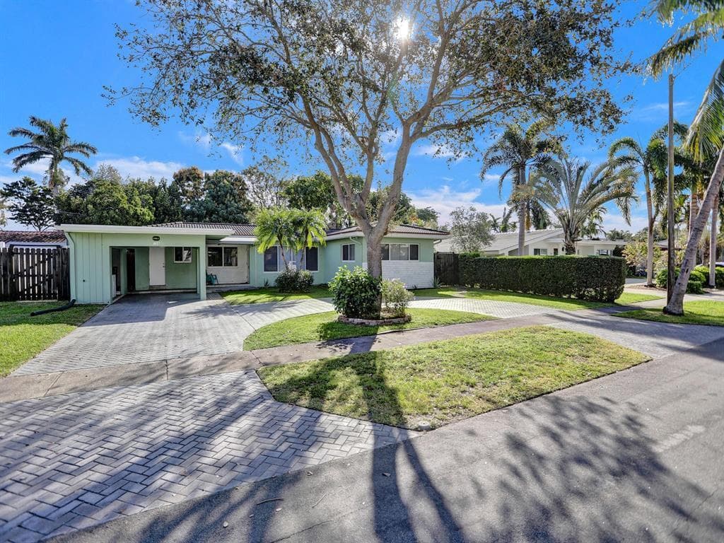708 NE 24th Avenue, Pompano Beach, FL 33062 — photo 1 of 48