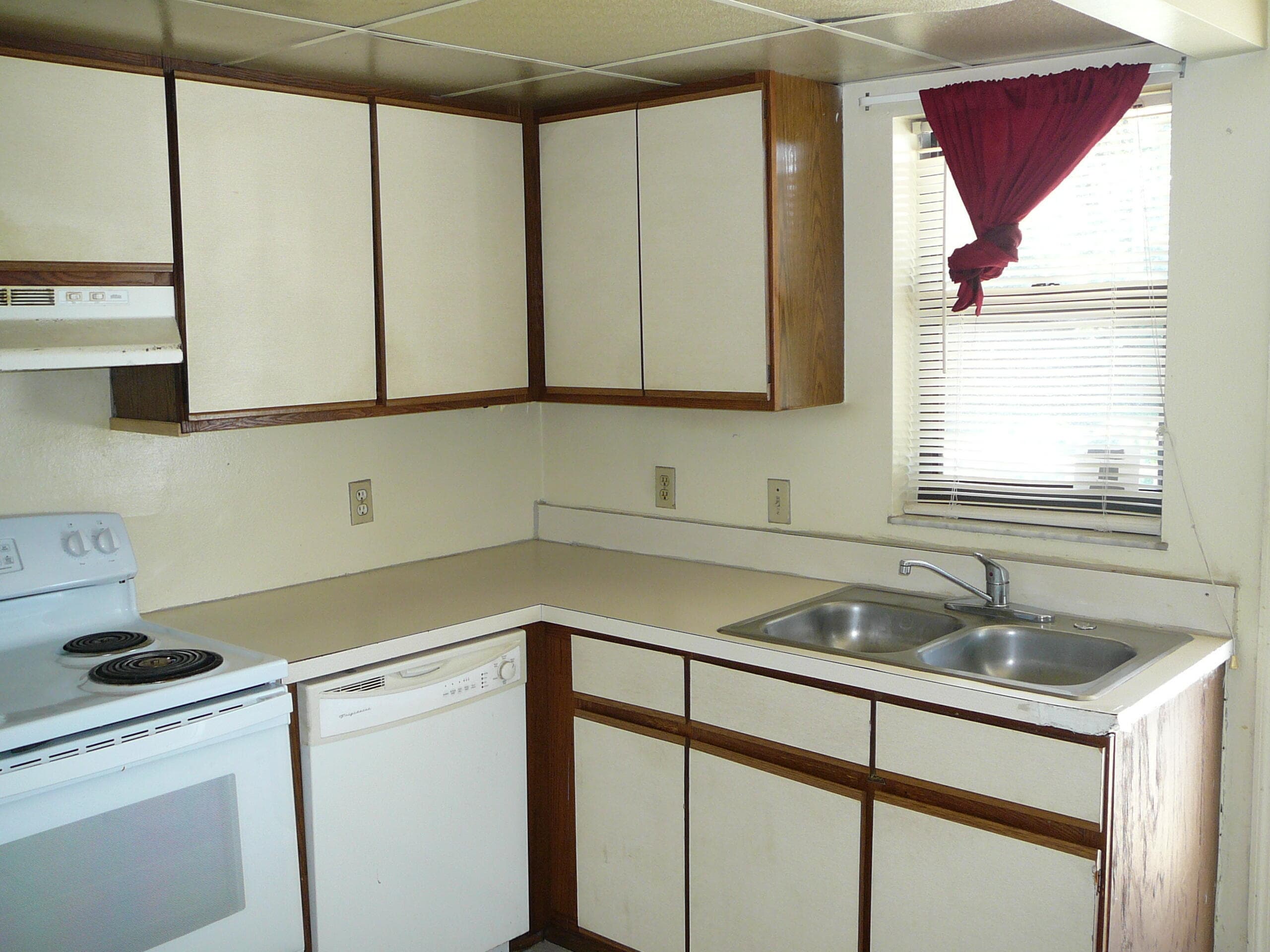 617 Ixoria Avenue, Fort Pierce, FL 34982 — photo 3 of 10