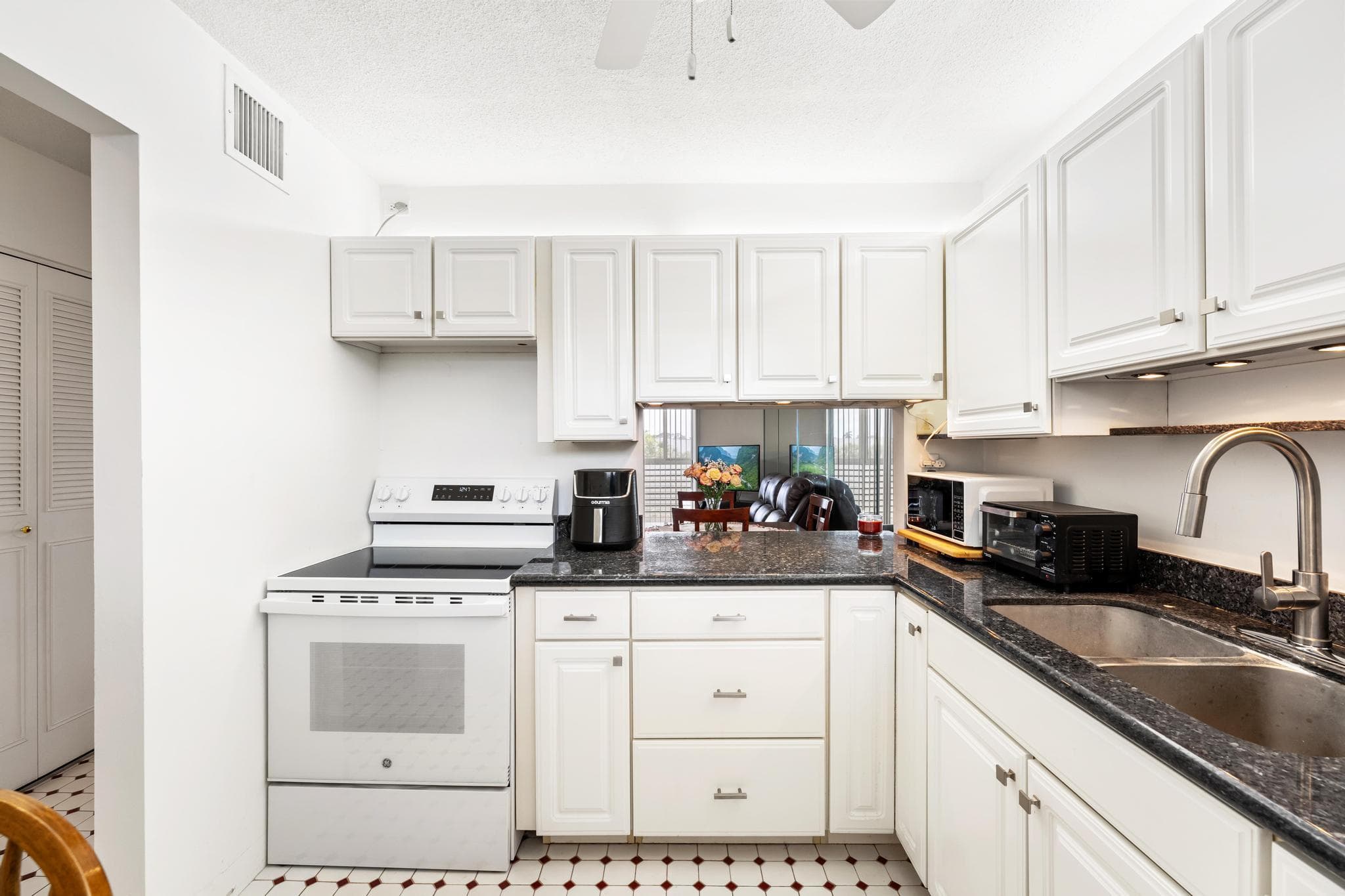 2682 S Garden Dr S 309, Lake Worth, FL 33461 — photo 9 of 28