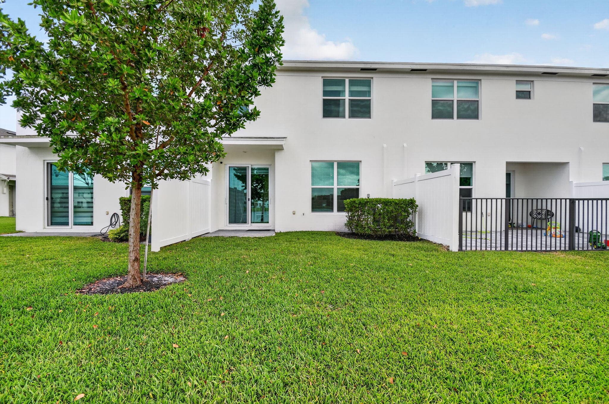 6933 N Harbours Edge Avenue, Lake Worth, FL 33467 — photo 51 of 90
