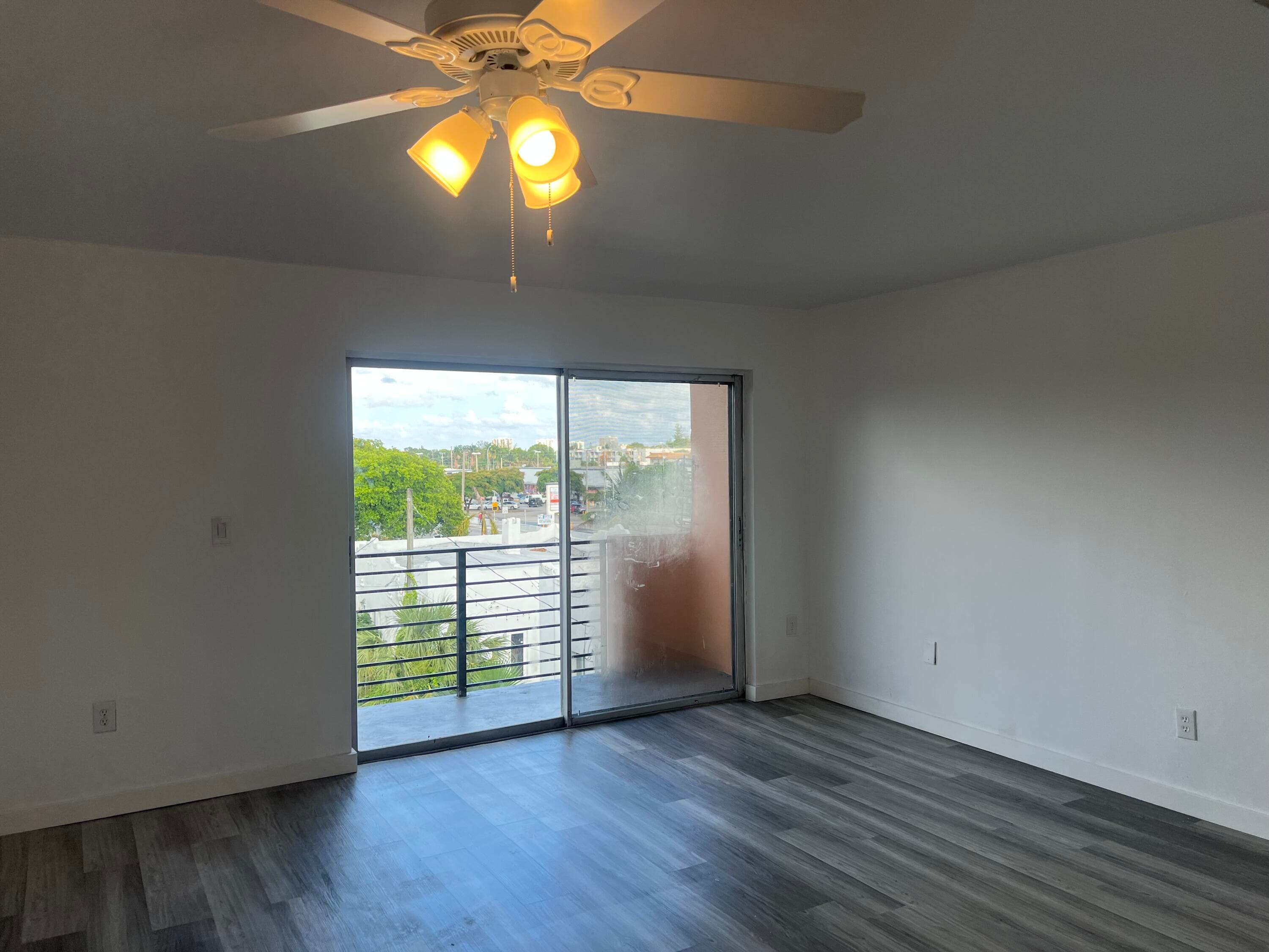 365 NE 125th Street 405, North Miami, FL 33161 — photo 2 of 15
