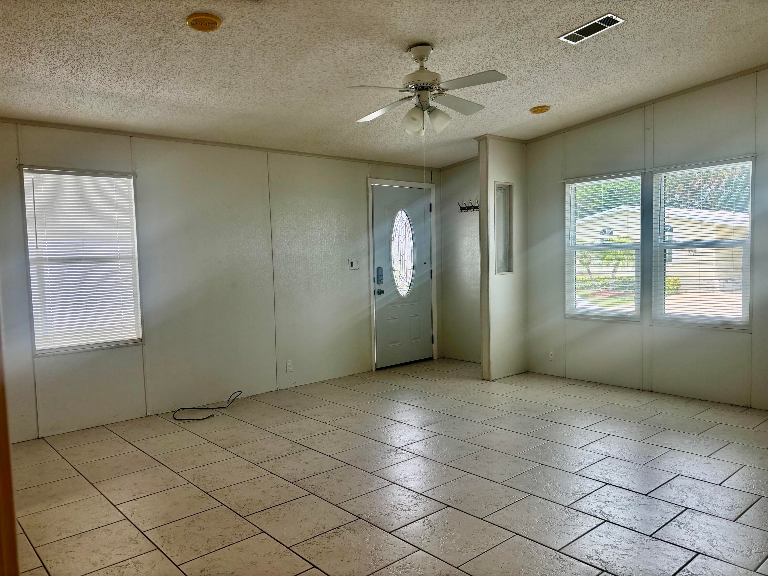 1586 SW 35th Circle, Okeechobee, FL 34974 — photo 2 of 16