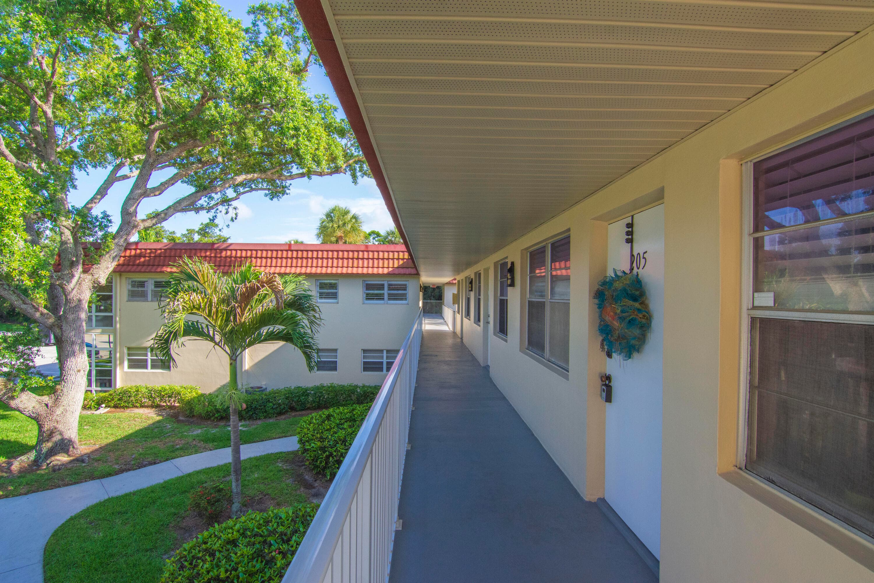 17 Vista Palm Lane 205, Vero Beach, FL 32962 — photo 14 of 33