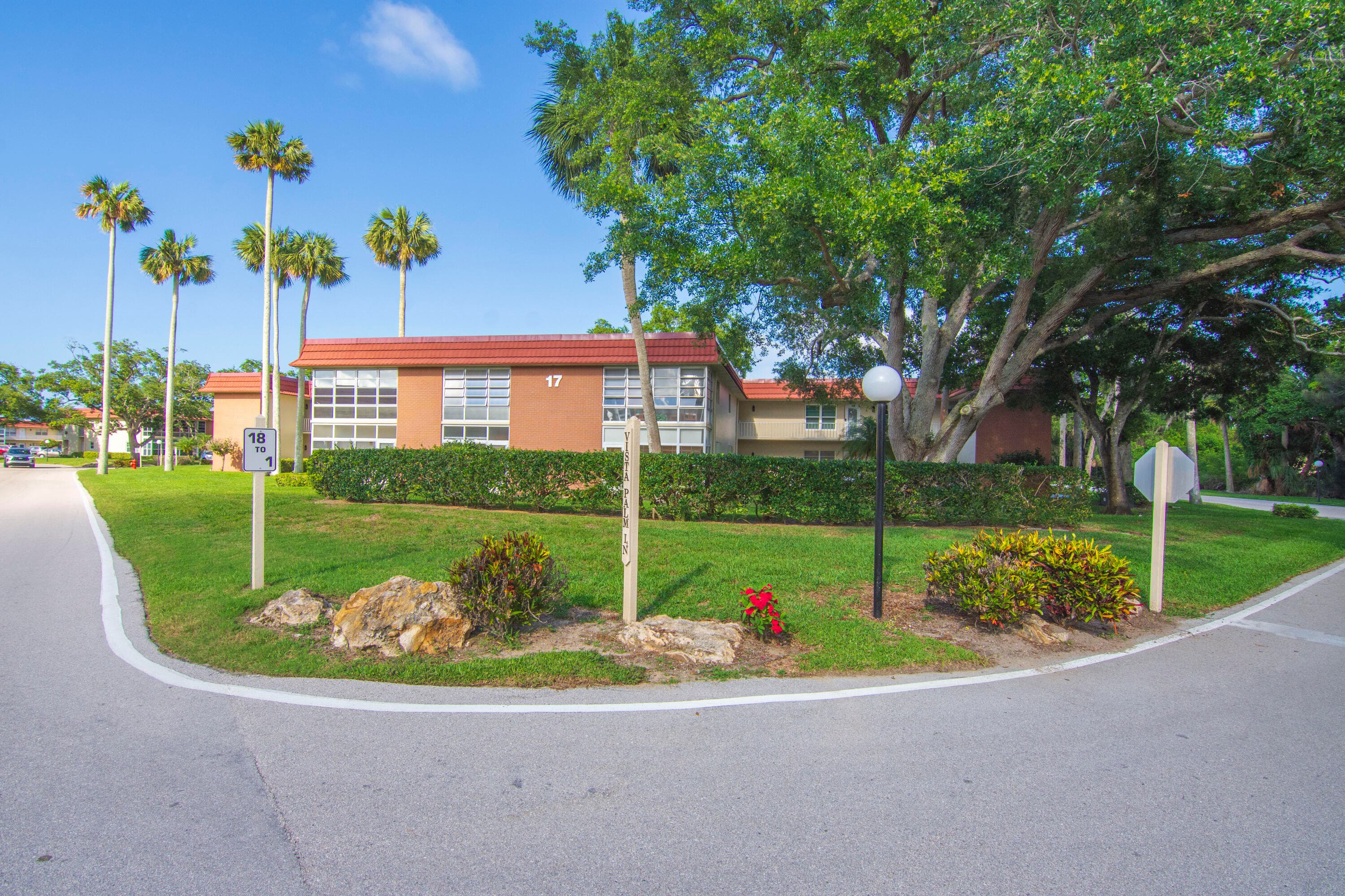 17 Vista Palm Lane 205, Vero Beach, FL 32962 — photo 19 of 33