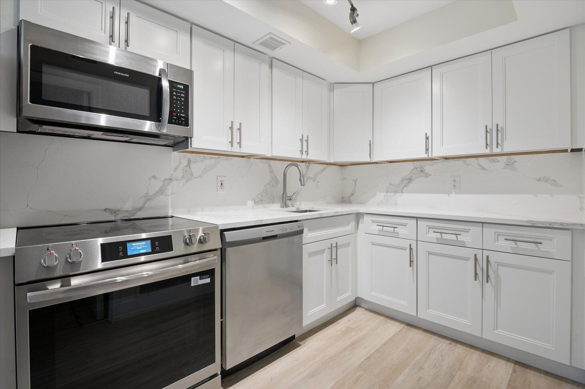 511 Bayshore Drive 206, Fort Lauderdale, FL 33304 — photo 7 of 23
