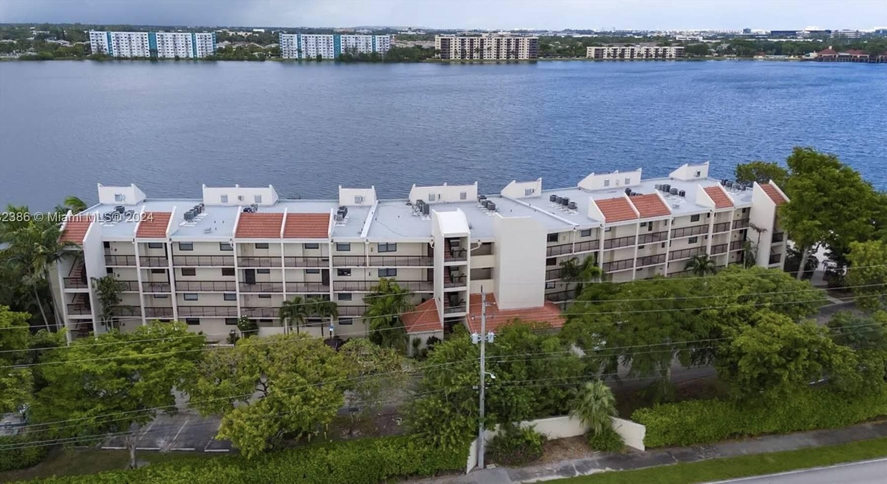115 Lake Emerald Drive 304, Oakland Park, FL 33309 — photo
