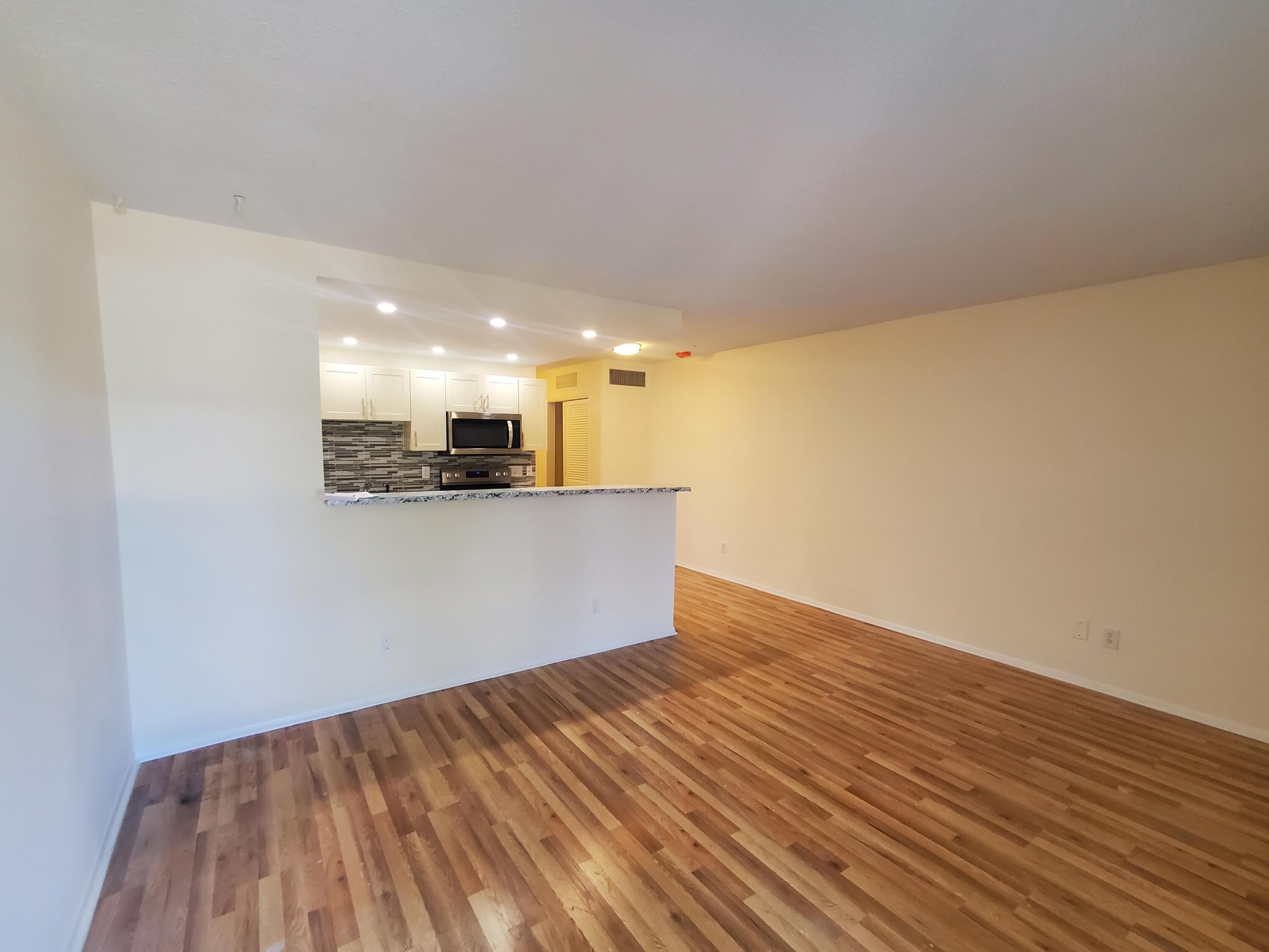 5203 NE 24th Terrace B206, Fort Lauderdale, FL 33308 — photo 5 of 10