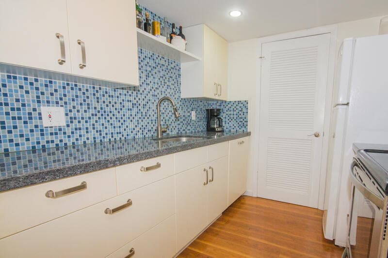 301 Croton Avenue 405, Lantana, FL 33462 — photo 6 of 24