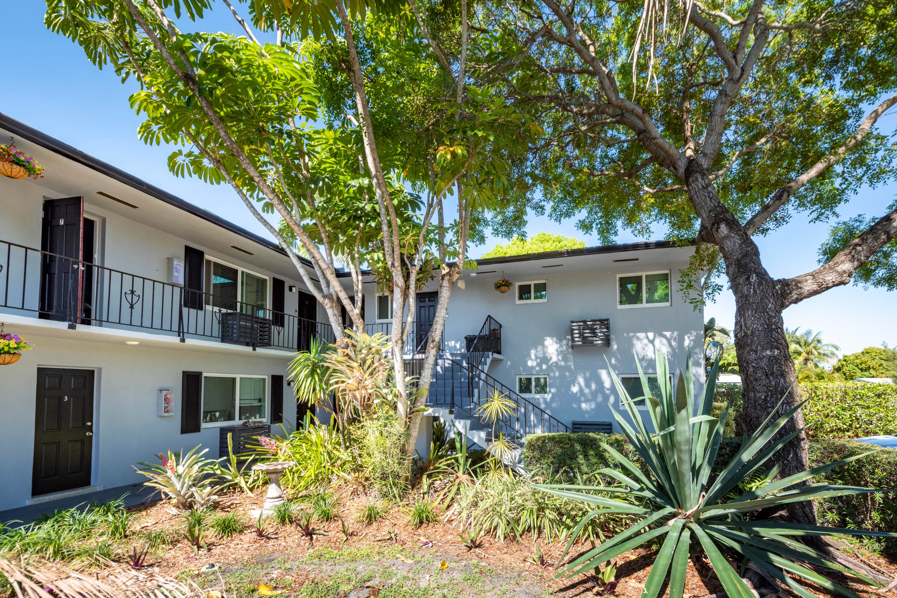 806 NE 16th Place 1-8, Fort Lauderdale, FL — photo 2 of 21