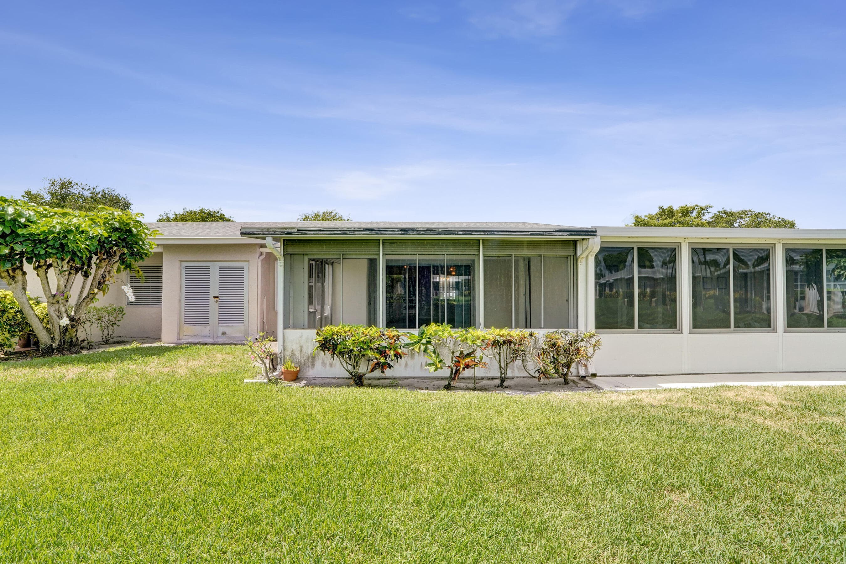 2521 Juniper Drive 11-b, Delray Beach, FL 33445 — photo 37 of 41