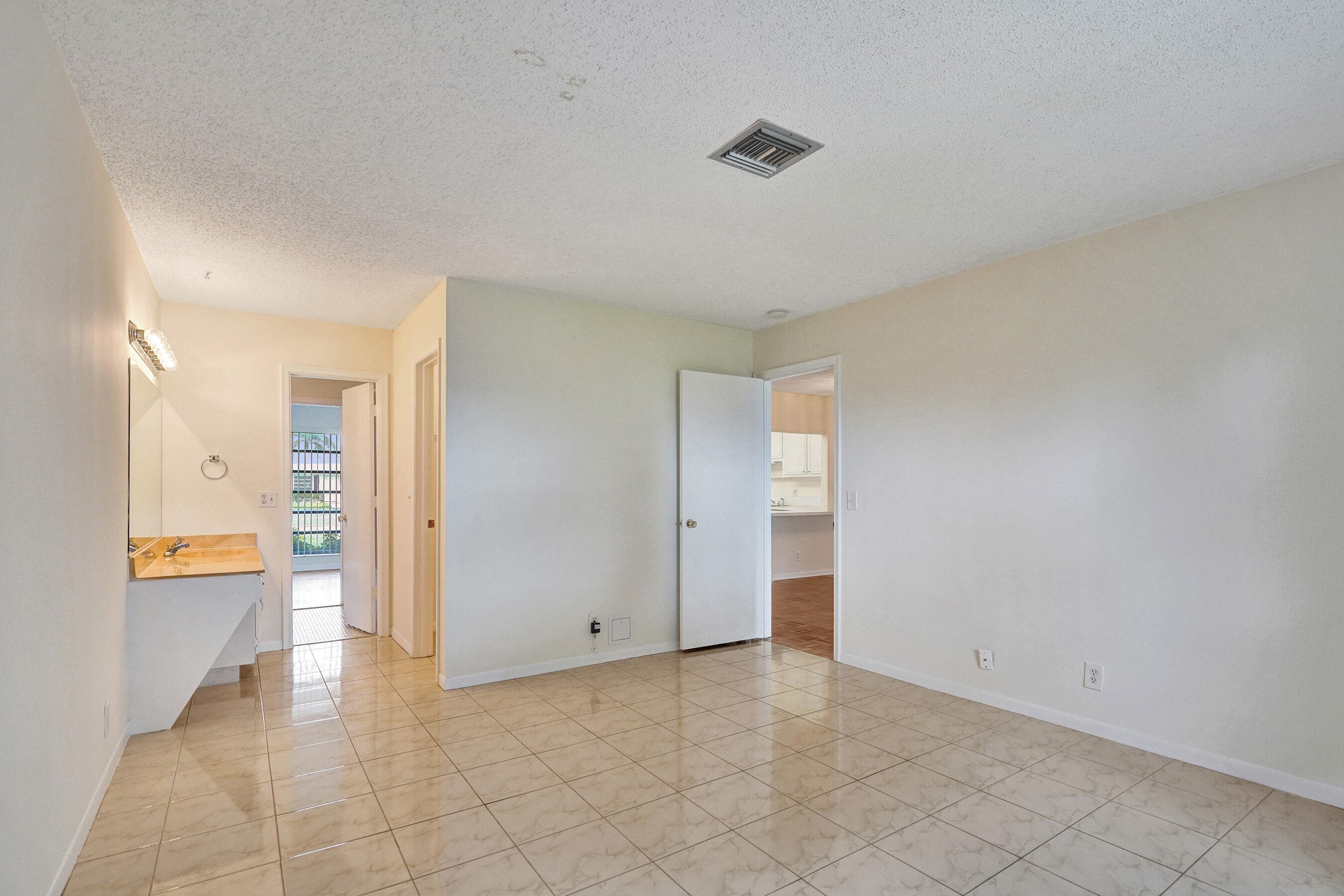 2521 Juniper Drive 11-b, Delray Beach, FL 33445 — photo 14 of 41