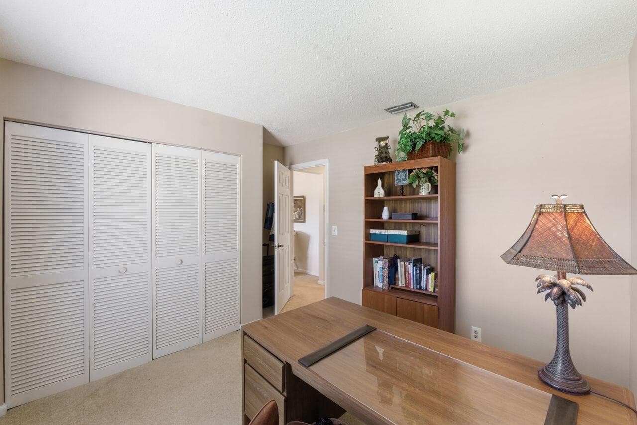 21 Vía De Casas Norte, Boynton Beach, FL 33426 — photo 11 of 33