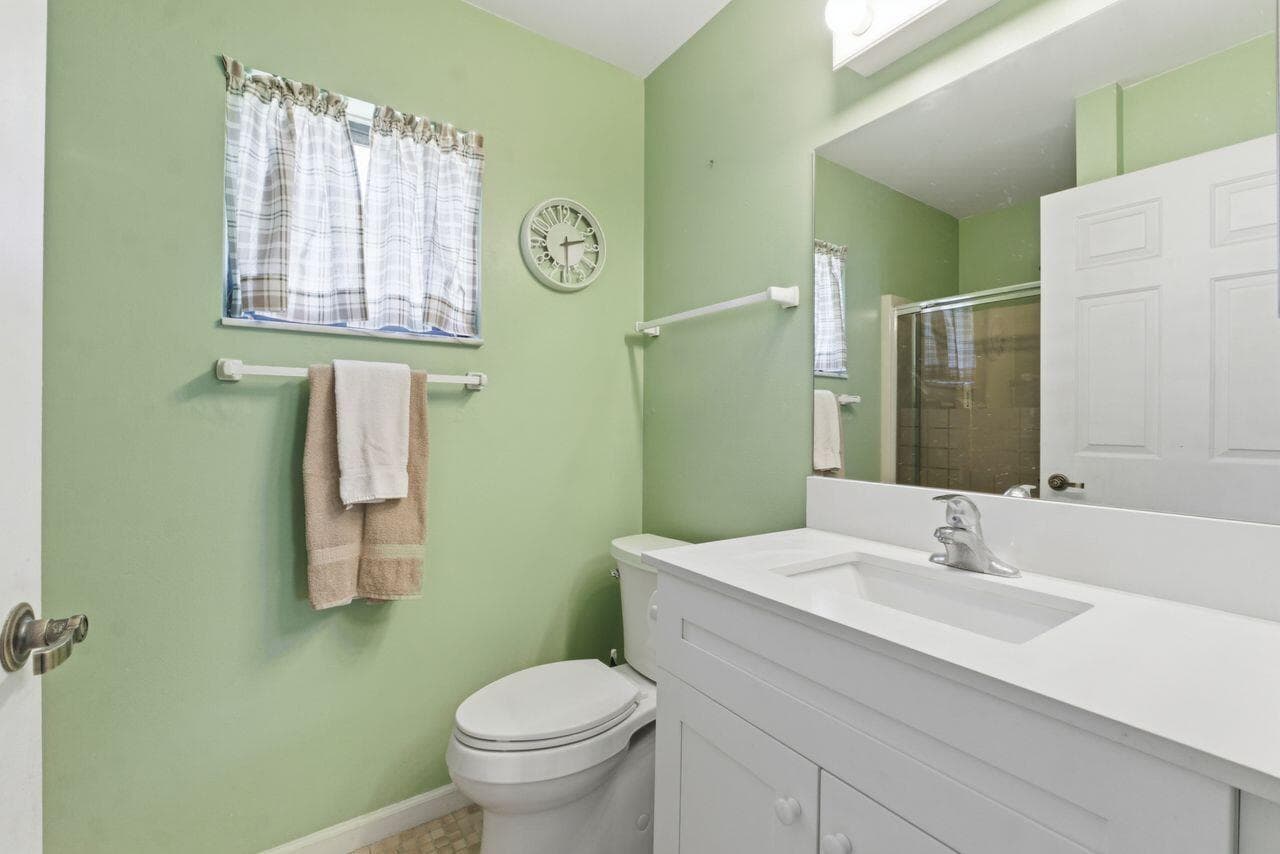 21 Vía De Casas Norte, Boynton Beach, FL 33426 — photo 9 of 33