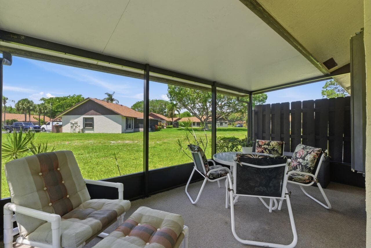 21 Vía De Casas Norte, Boynton Beach, FL 33426 — photo 25 of 33