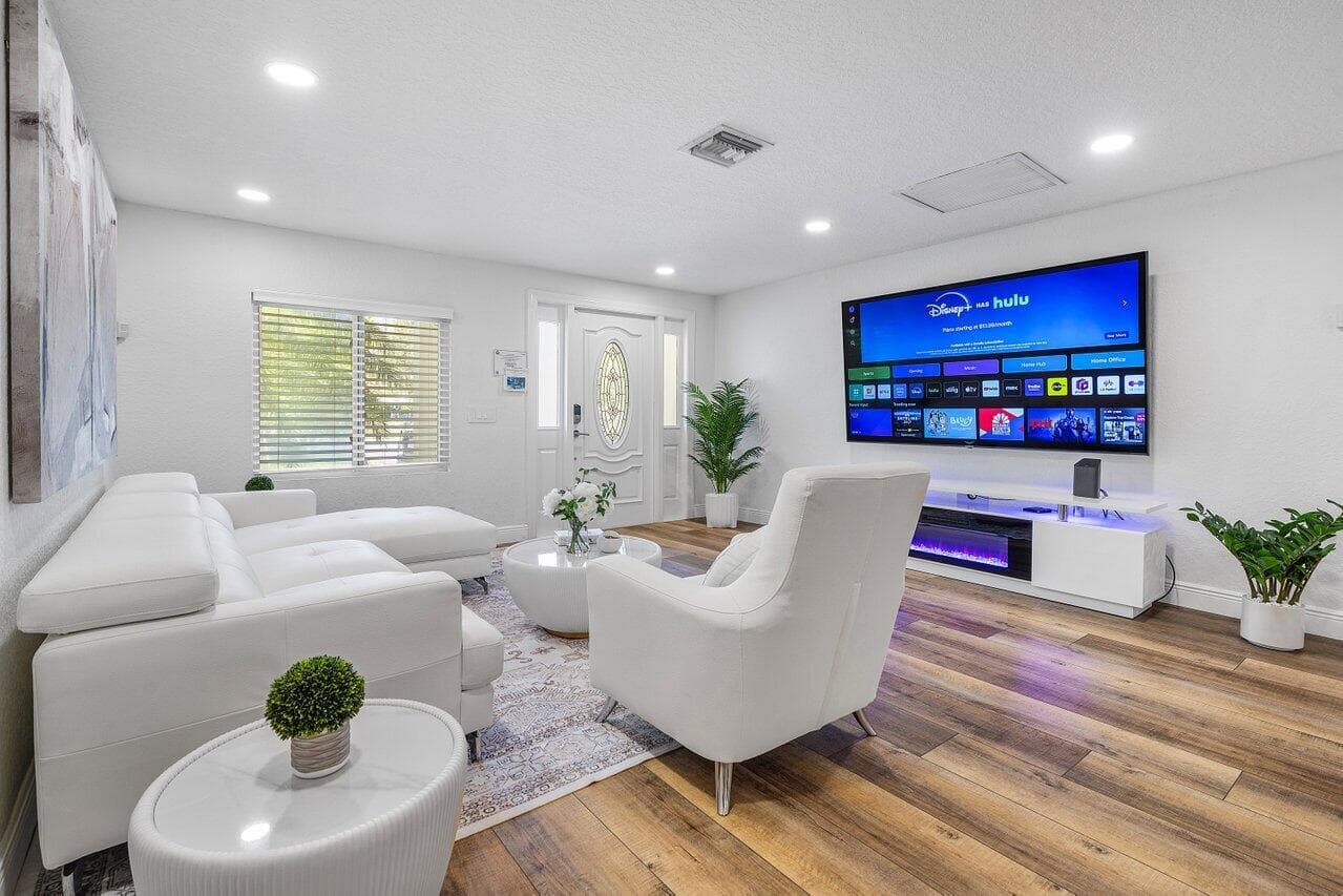 671 Lindell Boulevard, Delray Beach, FL 33444 — photo 5 of 54