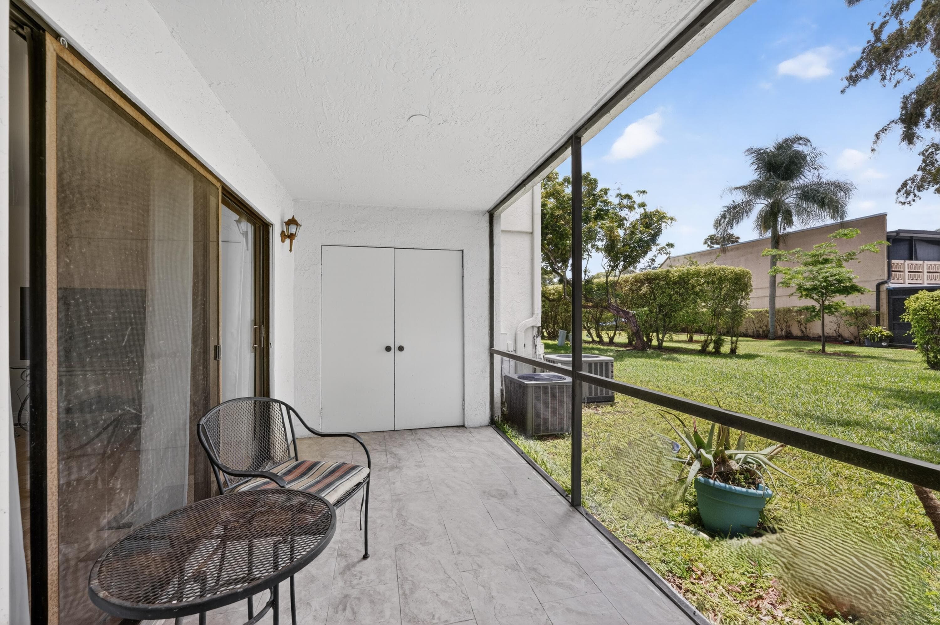 9409 NW 42nd Street, Sunrise, FL 33351 — photo 9 of 18