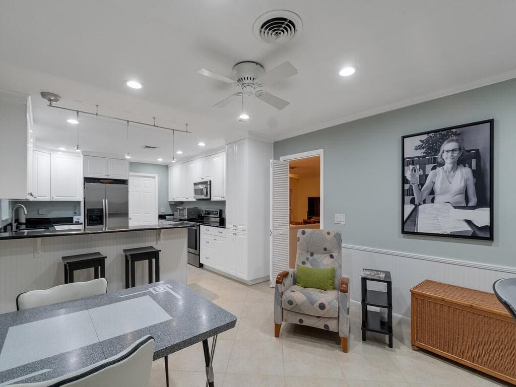 2301 Avalon Avenue, Vero Beach, FL 32960 — photo 40 of 54