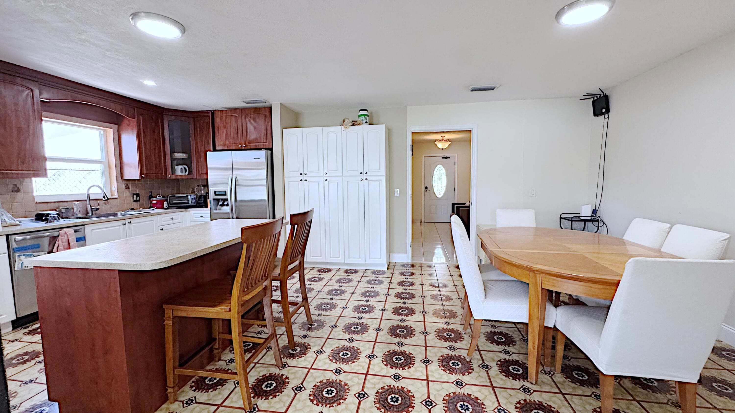 411 SE 4th Street, Dania Beach, FL 33004 — photo 11 of 70
