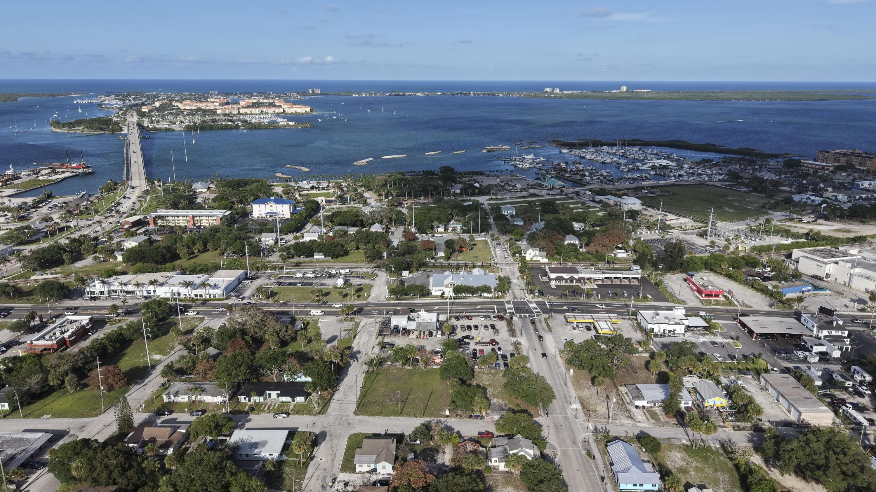 416 Avenue D, Fort Pierce, FL 34950 — photo 2 of 5