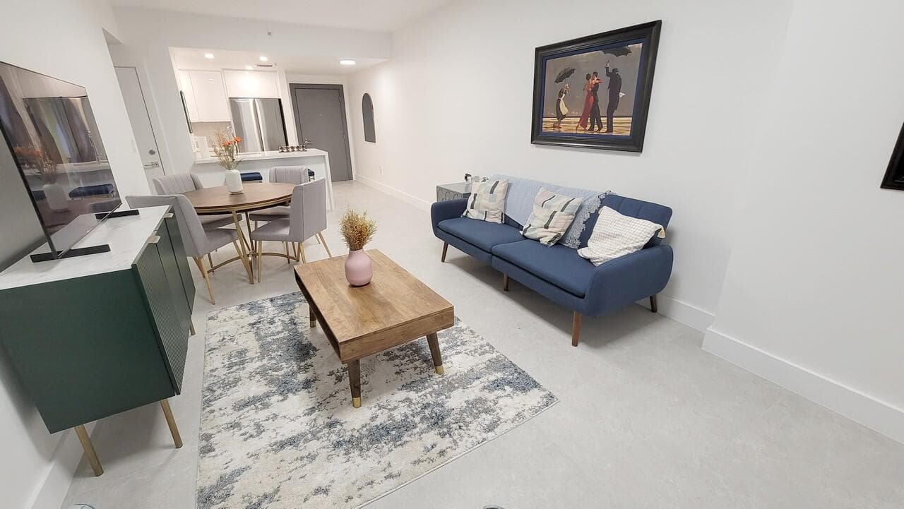 185 SE 14th Terrace 2402, Miami, FL 33131 — photo 1 of 21