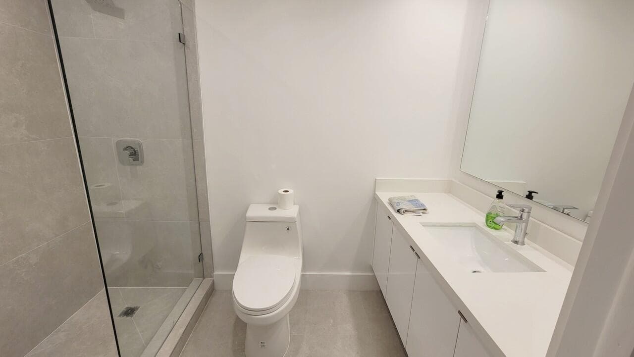 185 SE 14th Terrace 2402, Miami, FL 33131 — photo 15 of 21