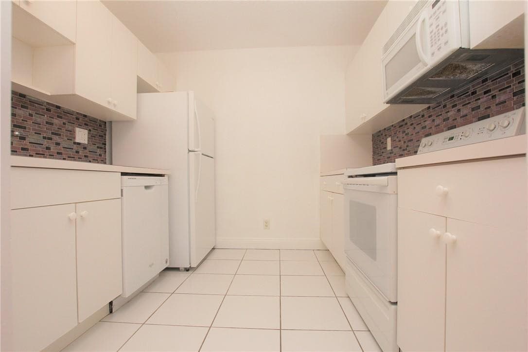 760 SE 2nd Avenue C207, Deerfield Beach, FL 33441 — photo 11 of 24