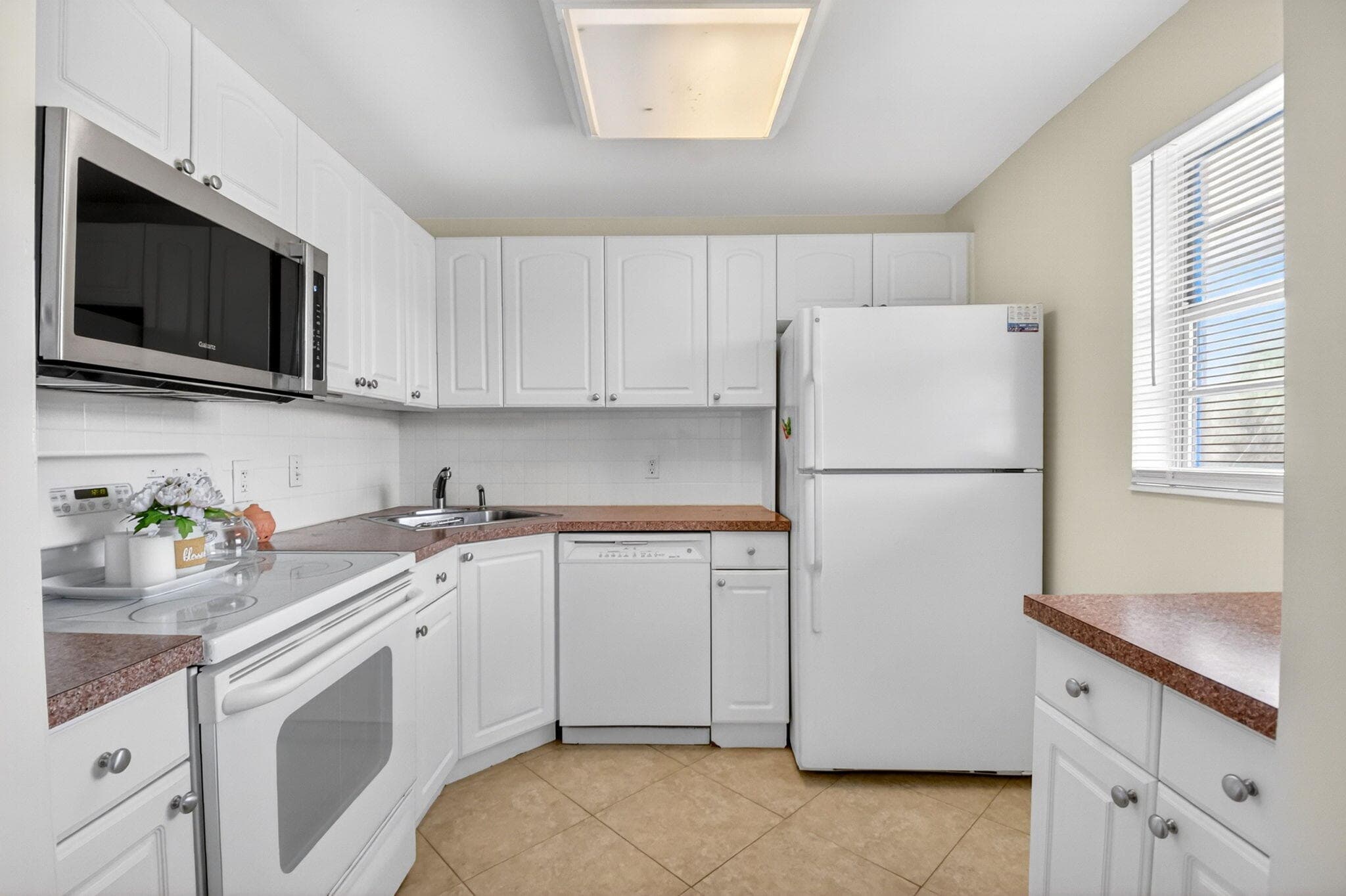 2182 NE 1st Way 202, Boynton Beach, FL 33435 — photo 2 of 34