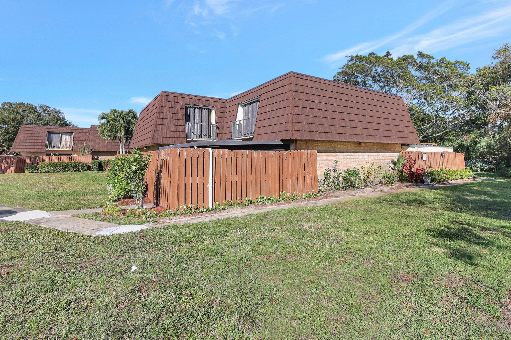 5852 SE Riverboat Drive 321, Stuart, FL 34997 — photo 3 of 33