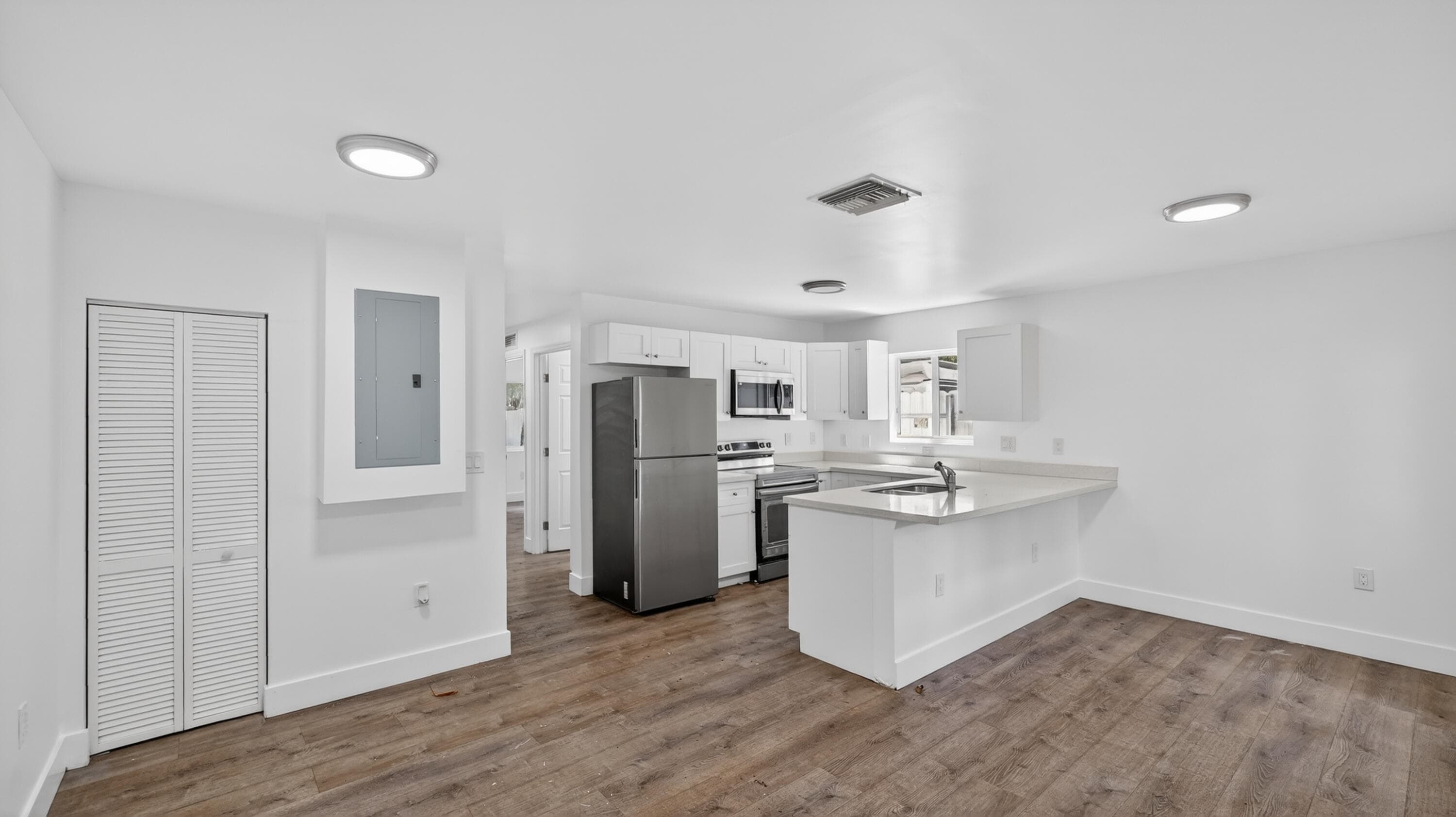 2902 NW 44th Street, Miami, FL 33142 — photo 9 of 25