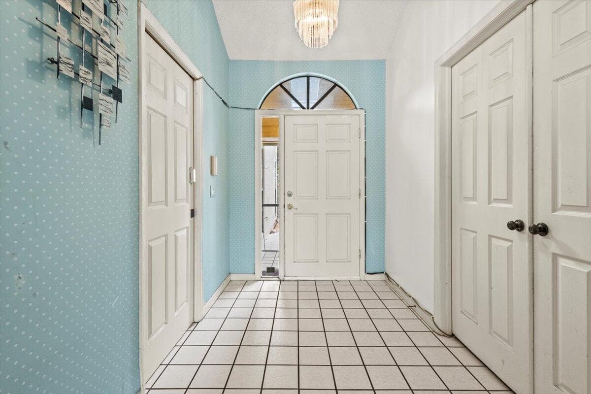 6691 S Pine Court, West Palm Beach, FL 33418 — photo 5 of 59