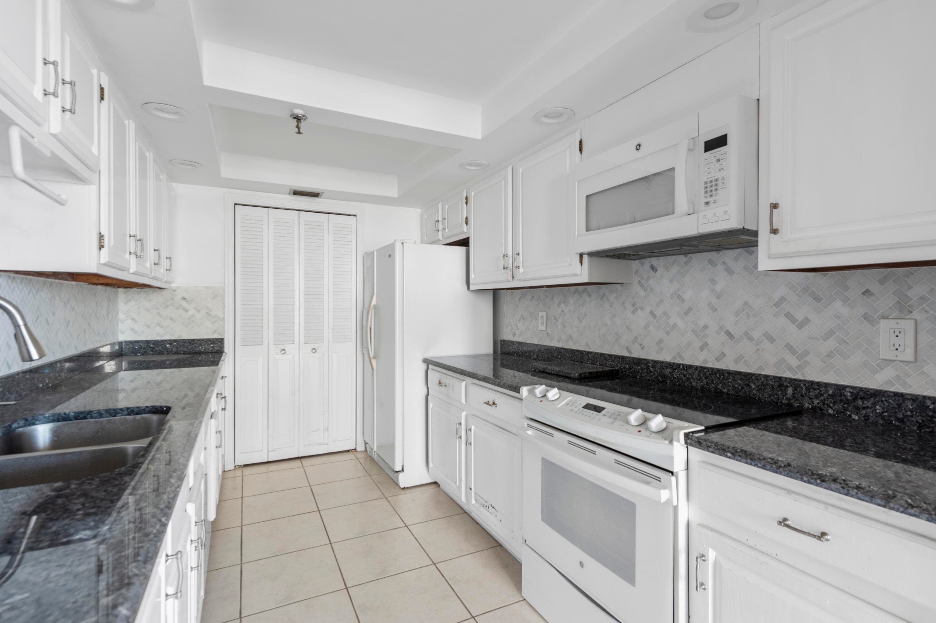 859 Jeffery Street 312, Boca Raton, FL 33487 — photo 2 of 53