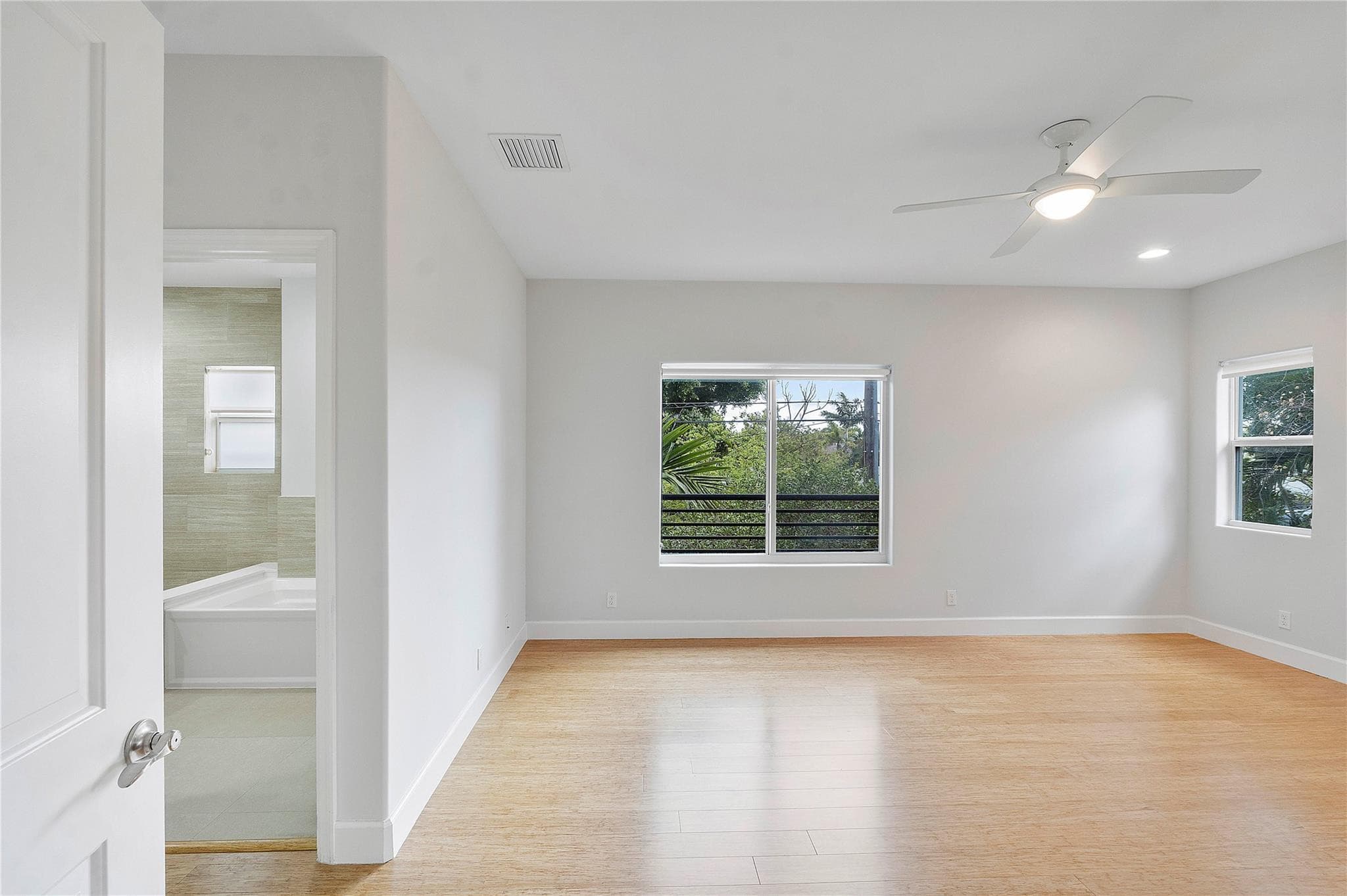 825 NE 17th Way, Fort Lauderdale, FL 33304 — photo 9 of 30
