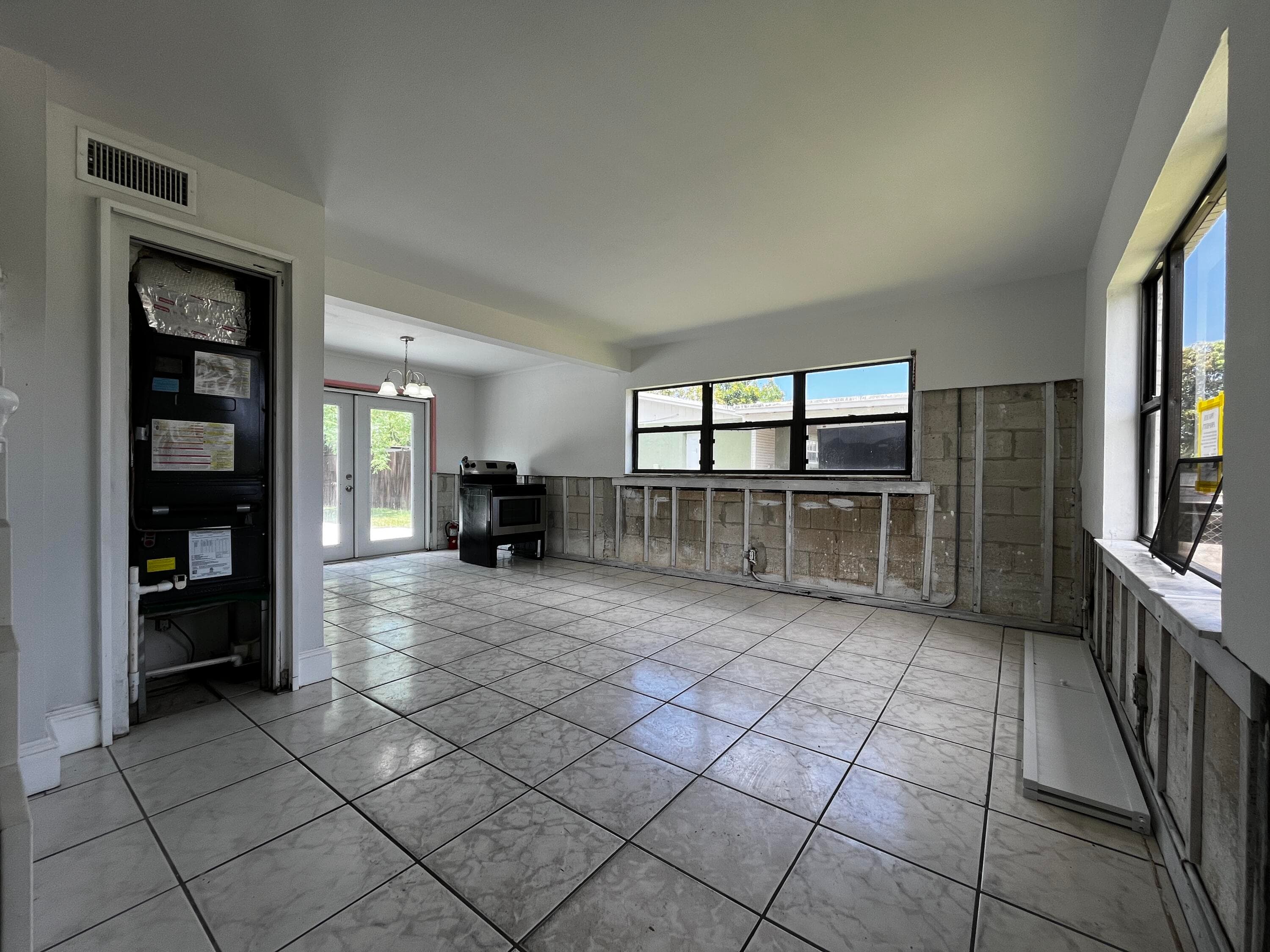 5163 Marion Place, West Palm Beach, FL 33407 — photo 4 of 39
