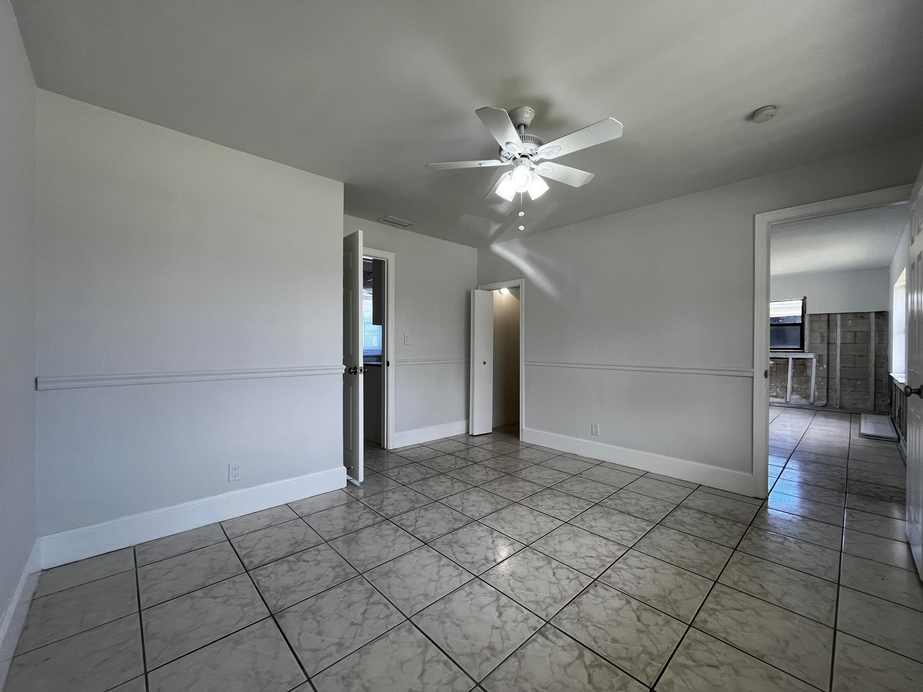 5163 Marion Place, West Palm Beach, FL 33407 — photo 8 of 39