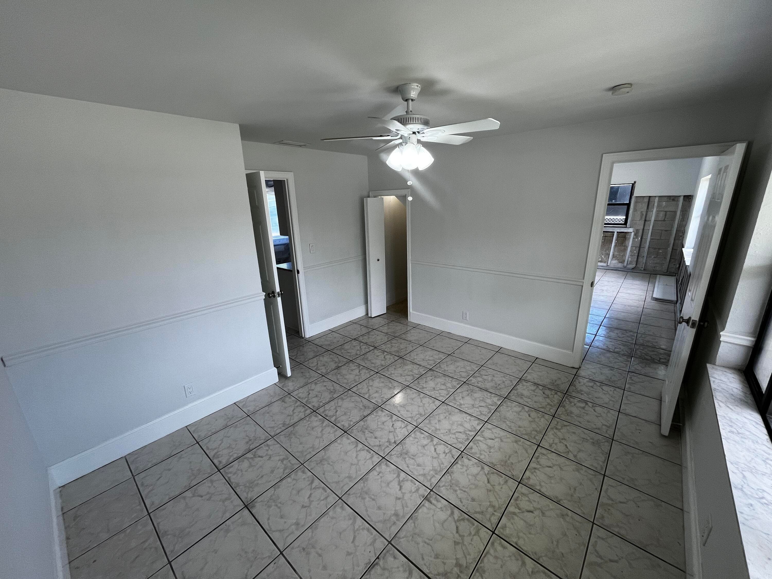 5163 Marion Place, West Palm Beach, FL 33407 — photo 9 of 39
