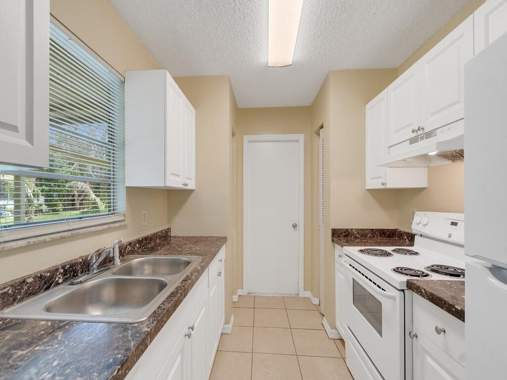 205 SW Voltair Terrace, Port St. Lucie, FL 34984 — photo 4 of 35