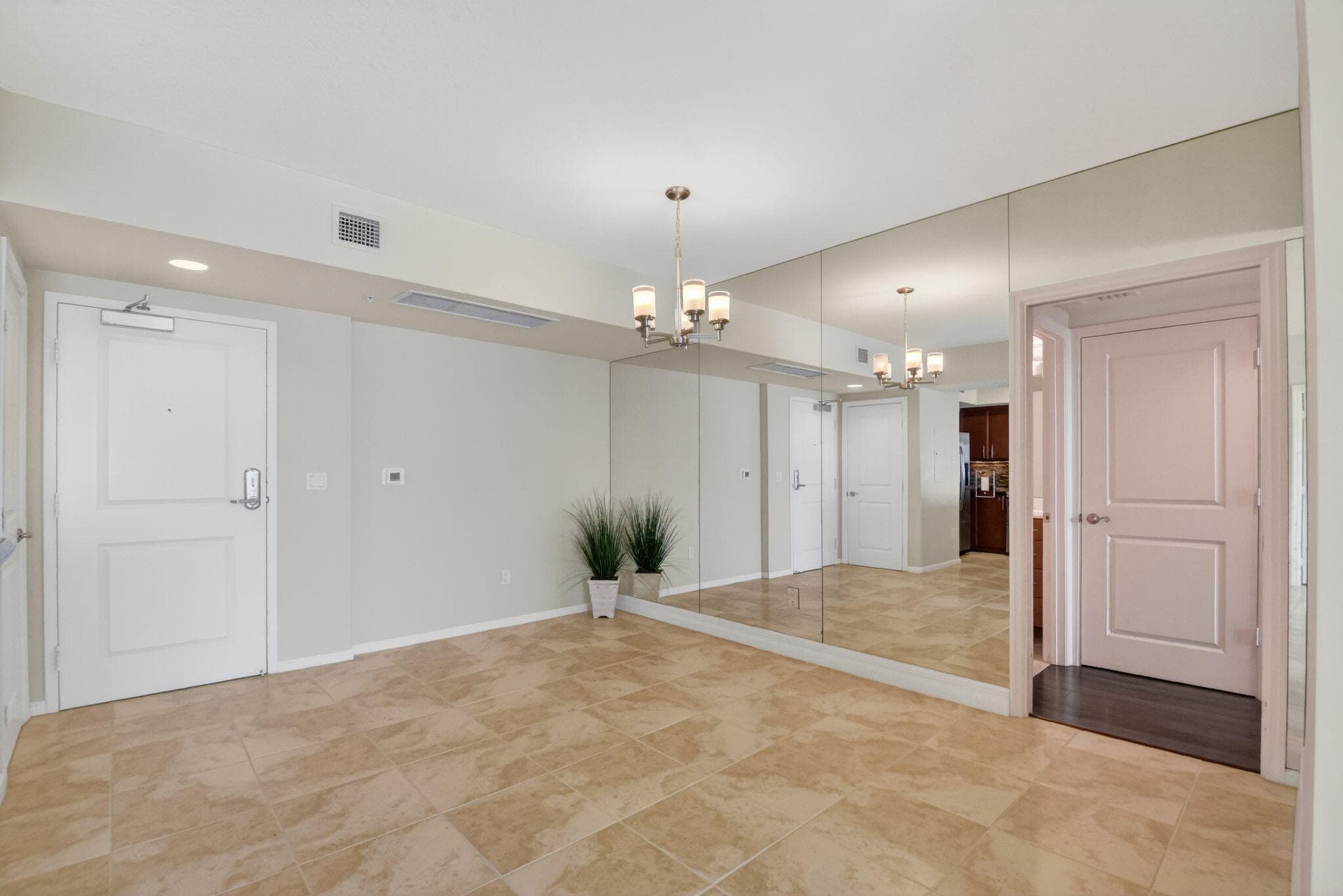 403 S Sapodilla Avenue 511, West Palm Beach, FL 33401 — photo 8 of 100
