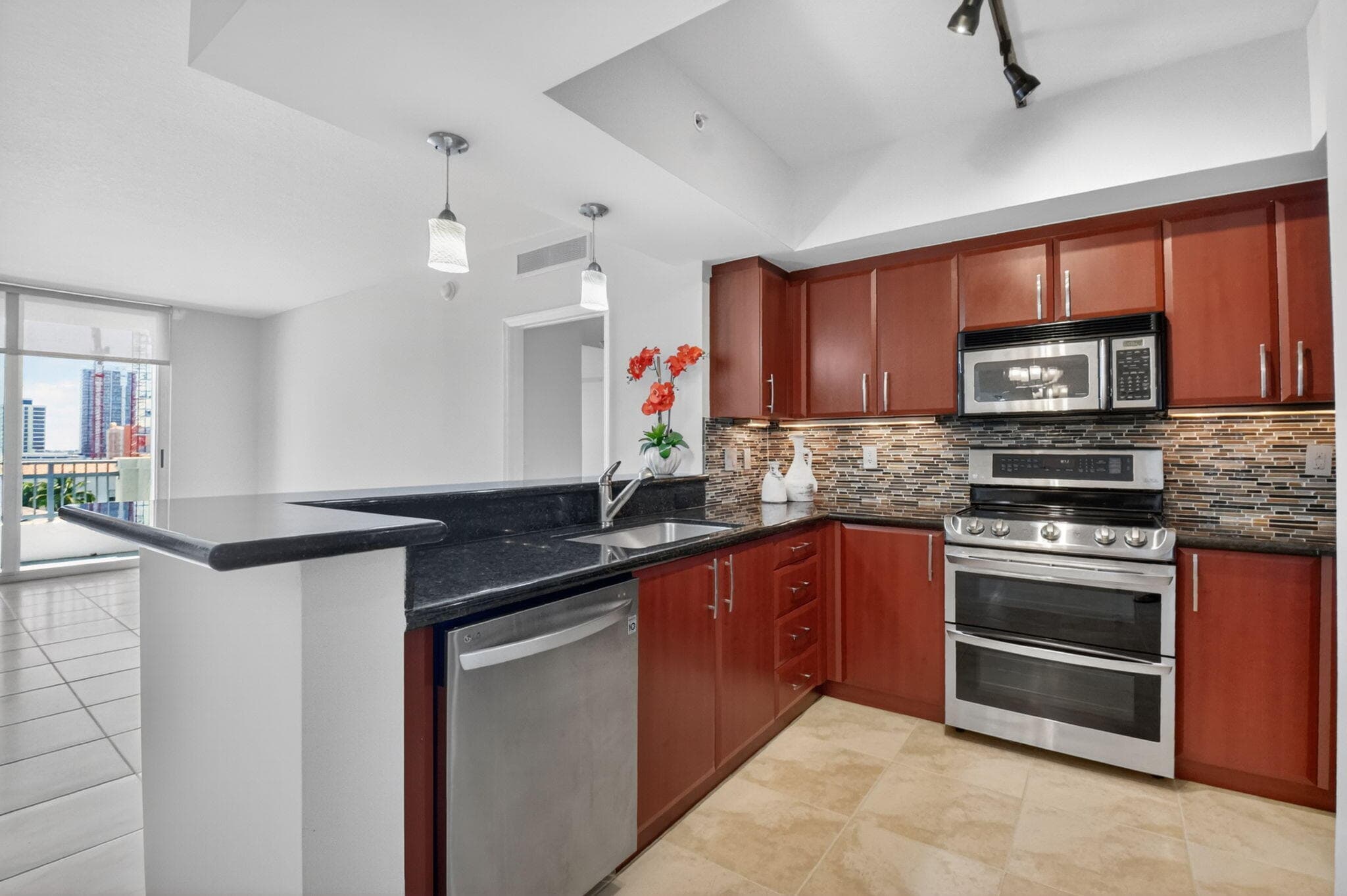 403 S Sapodilla Avenue 511, West Palm Beach, FL 33401 — photo 12 of 100