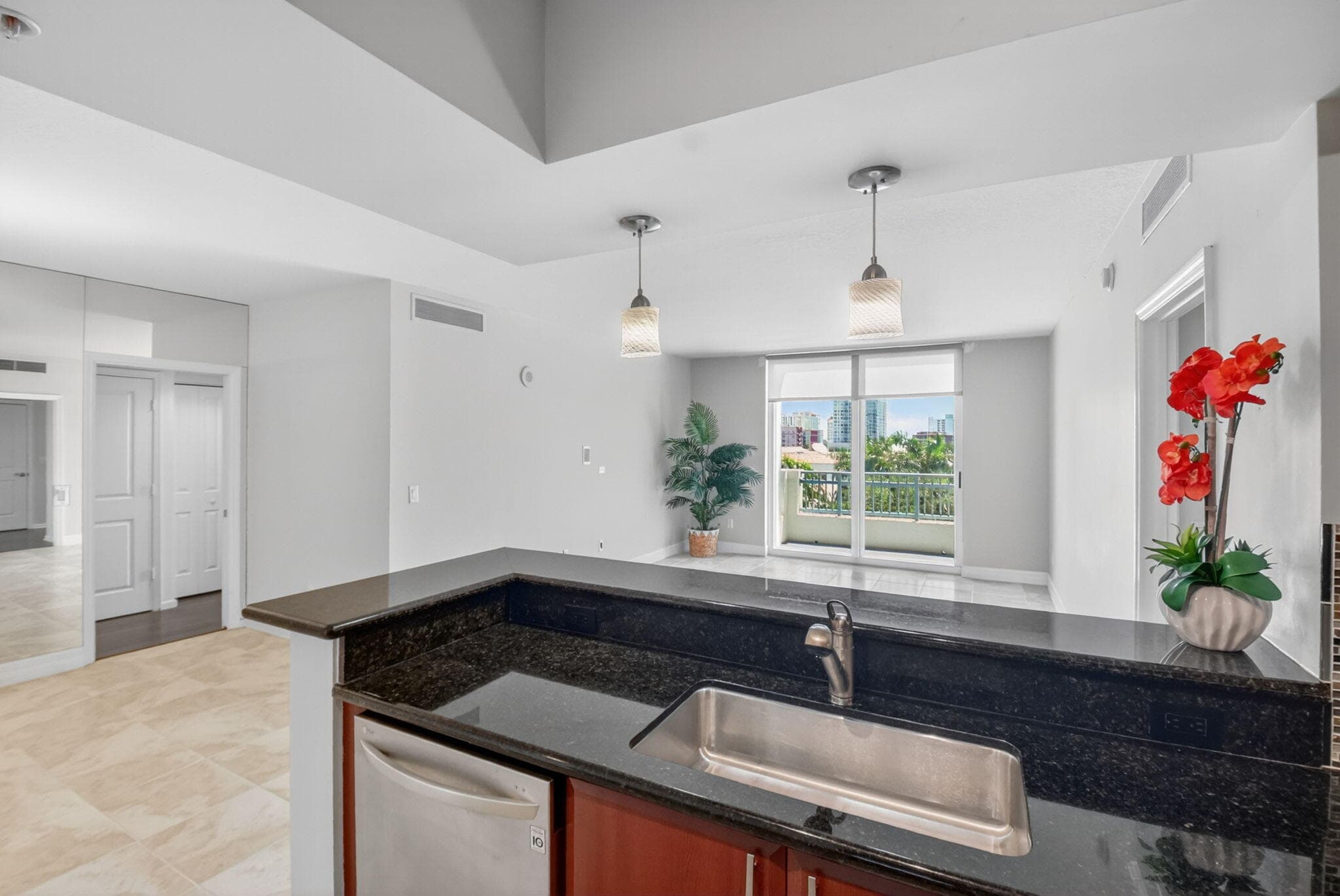 403 S Sapodilla Avenue 511, West Palm Beach, FL 33401 — photo 17 of 100