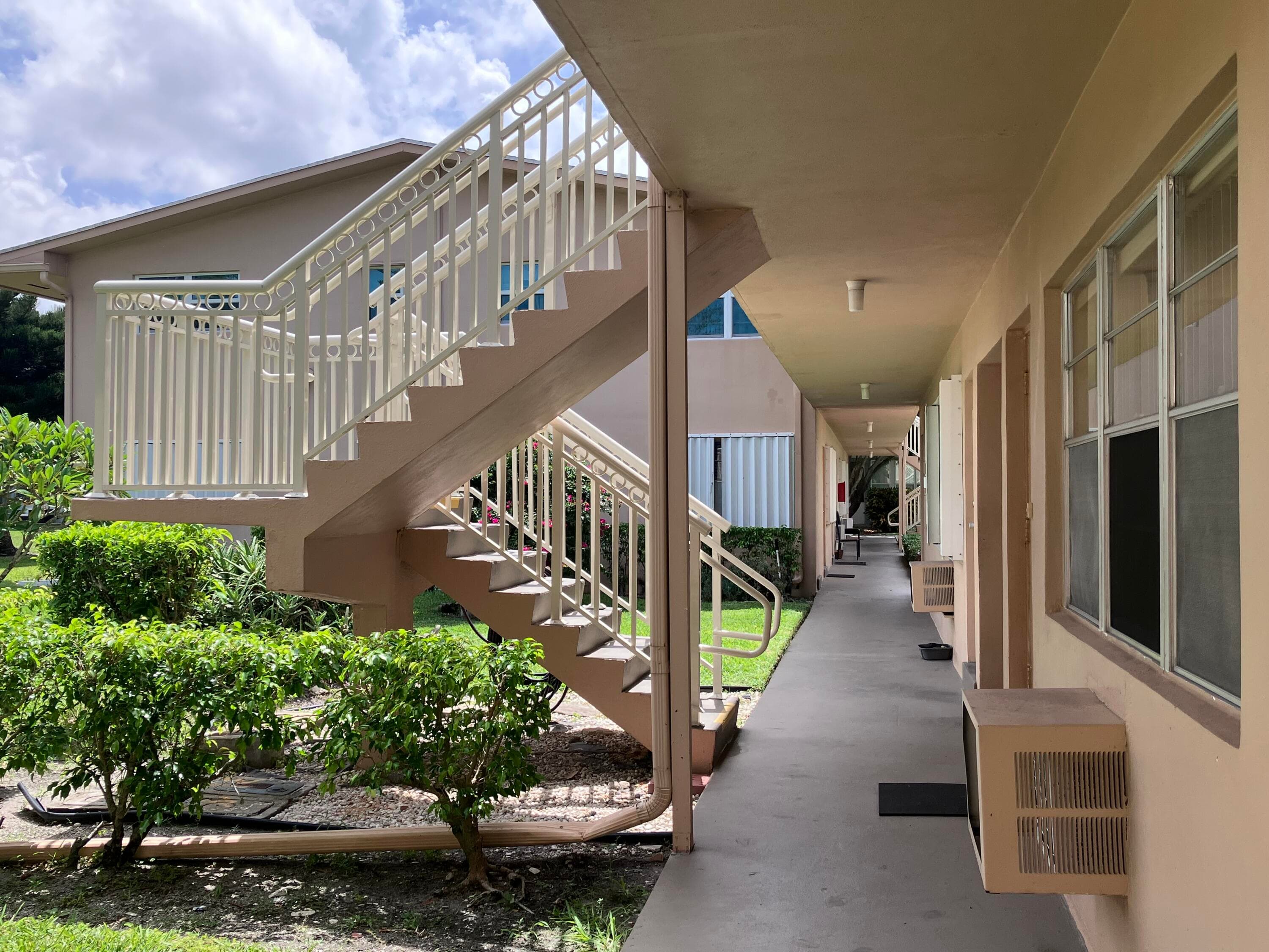 32 Salisbury B, West Palm Beach, FL 33417 — photo 16 of 20