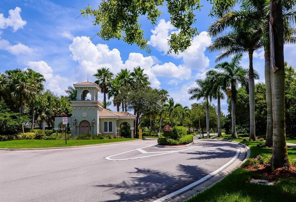 1600 NW Vivanco Street, Port St. Lucie, FL 34986 — photo 43 of 64
