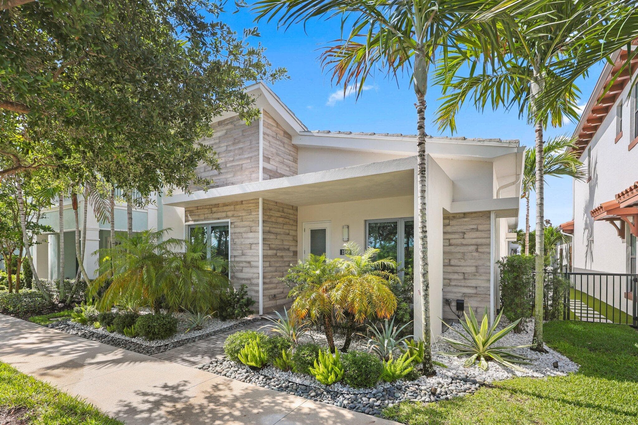 1189 Faulkner Terrace, Palm Beach Gardens, FL 33418 — photo 1 of 68