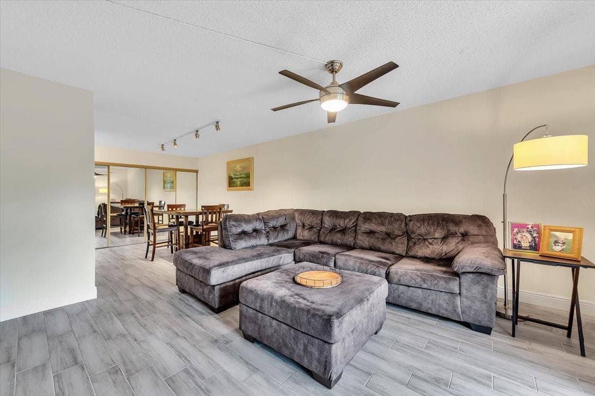 3909 N Ocean Boulevard 210, Fort Lauderdale, FL 33308 — photo 15 of 37