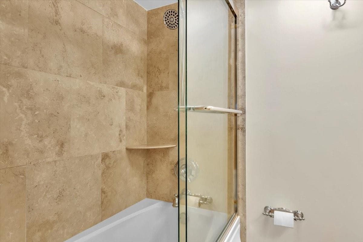 3909 N Ocean Boulevard 210, Fort Lauderdale, FL 33308 — photo 19 of 37
